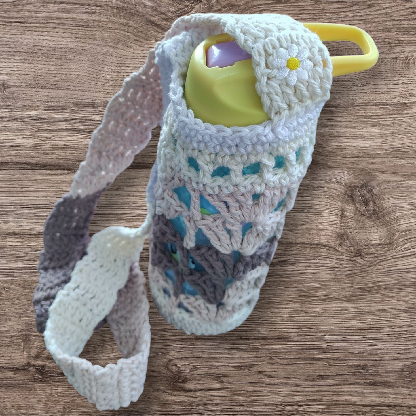 Crocheted Water Bottle Holder - Mocha with Daisy