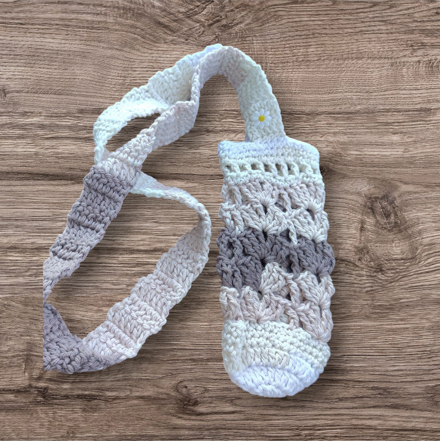 Crocheted Water Bottle Holder - Mocha with Daisy
