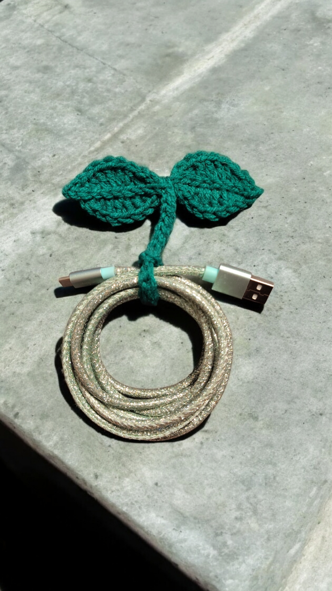 Sprout Cord Winder (Crocheted)